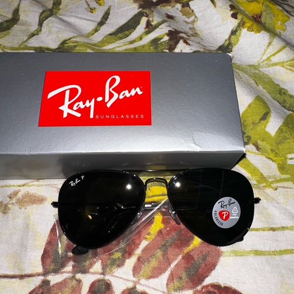 Ray-Ban Aviators Black New - Picture 1 of 5